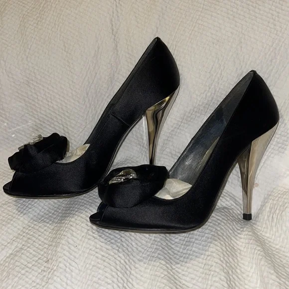 NEW Stuart Weitzman Black Satin & Swarovski Chrome-Heeled Peep-Toe Pumps Sz 6.5 - Picture 12 of 15